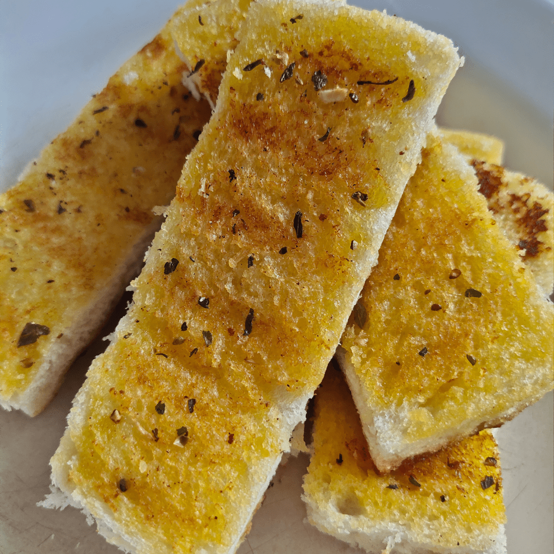 GARLIC BREAD 